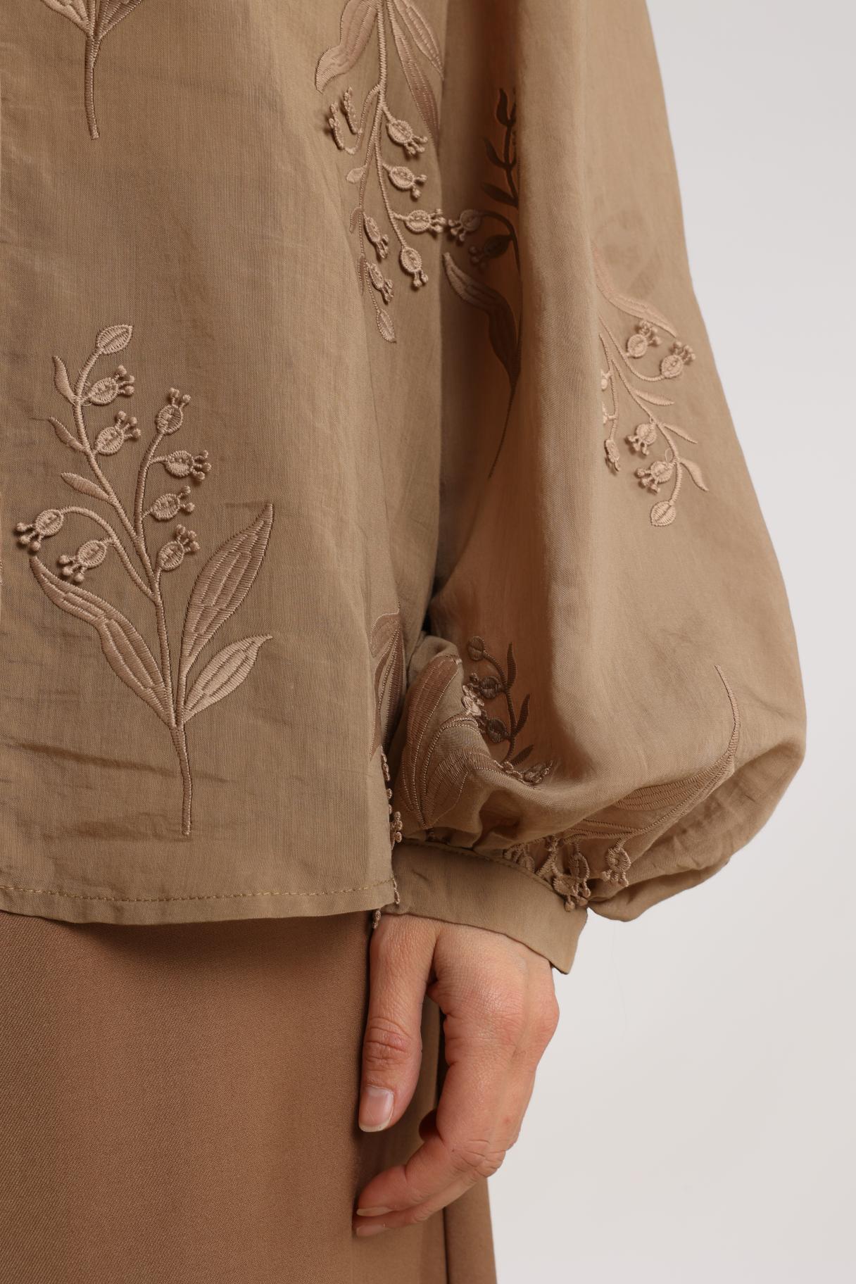 Jolies Blouse Embroidery | Camel