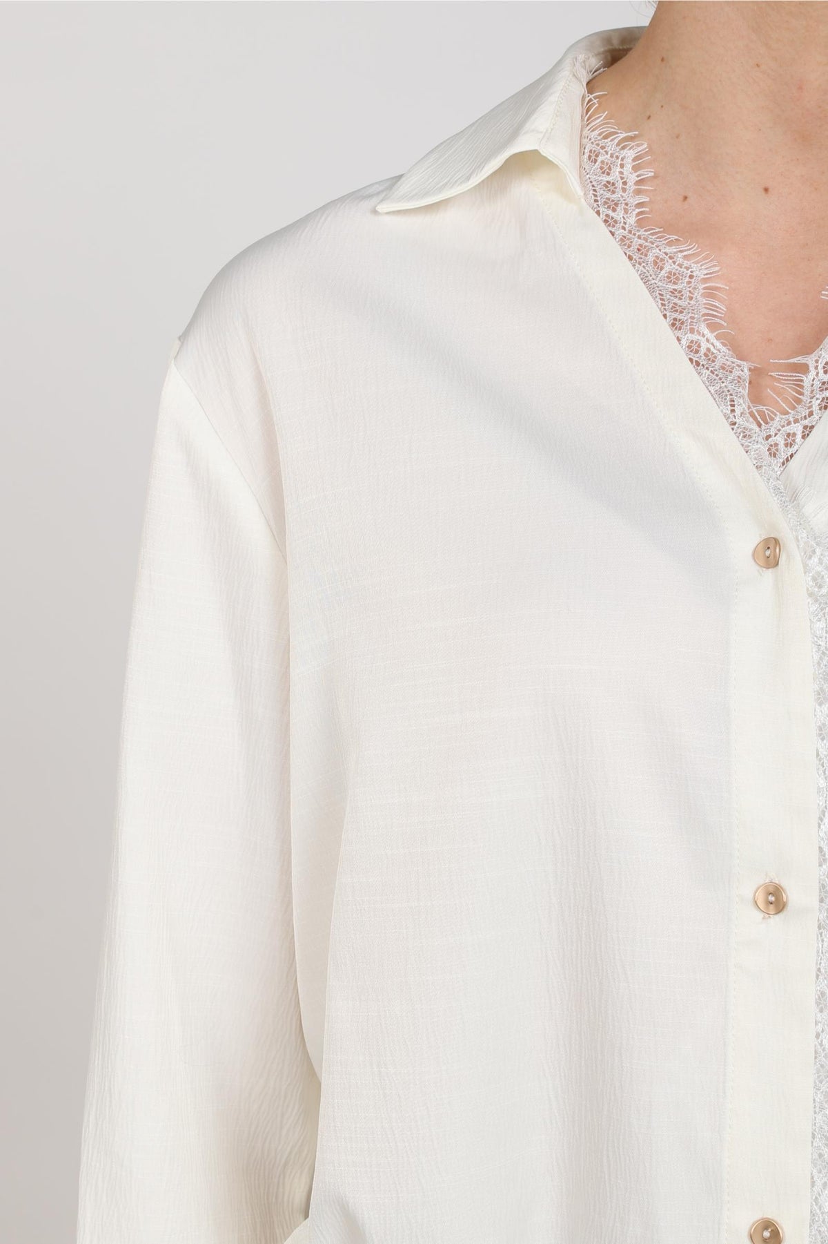 Anika Blouse Vneck Lace | Off White
