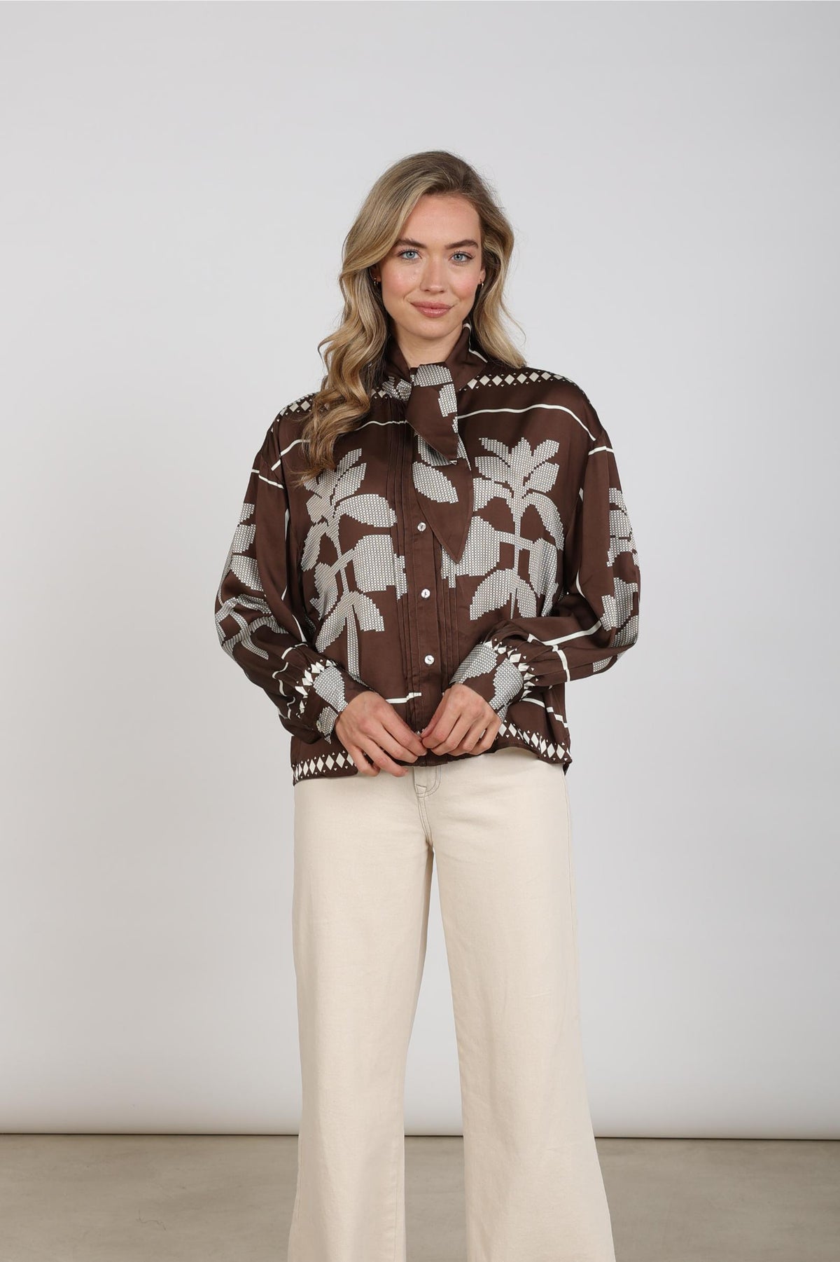 Alexandra Blouse Tie Cross | Chocolate/Offwhite