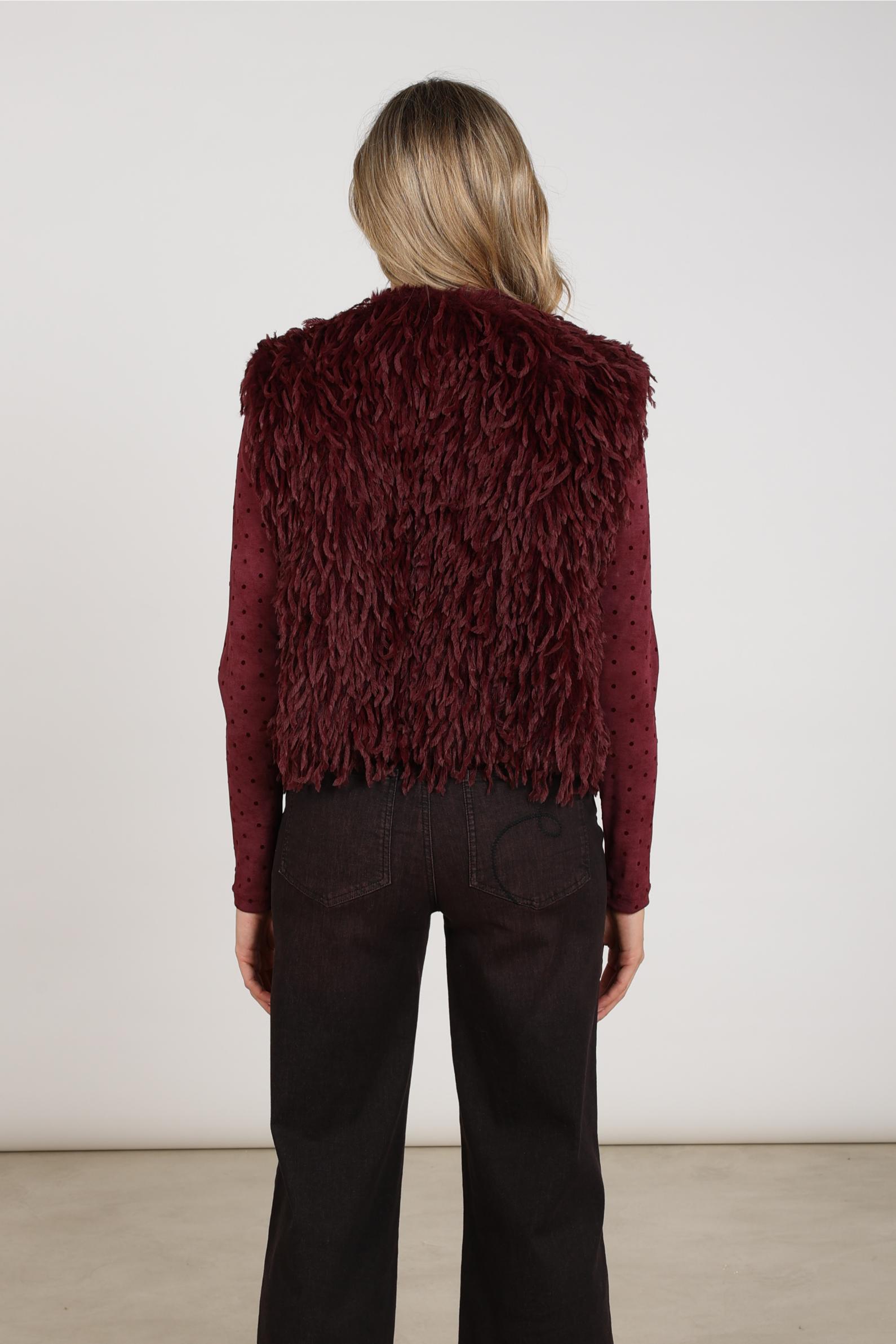 Mila Gilet Feather | Cherry