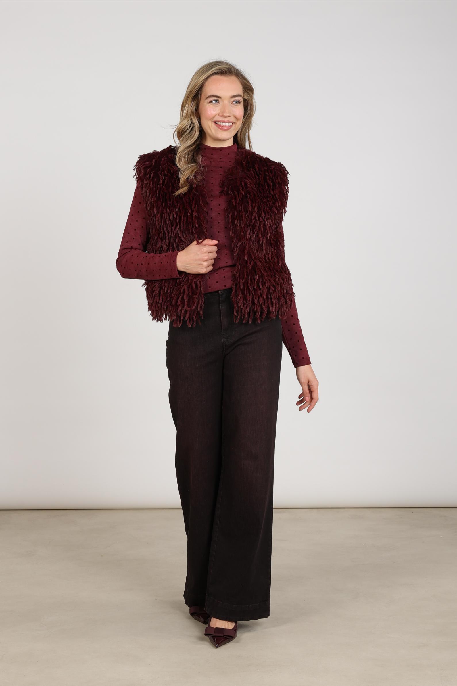 Mila Gilet Feather | Cherry