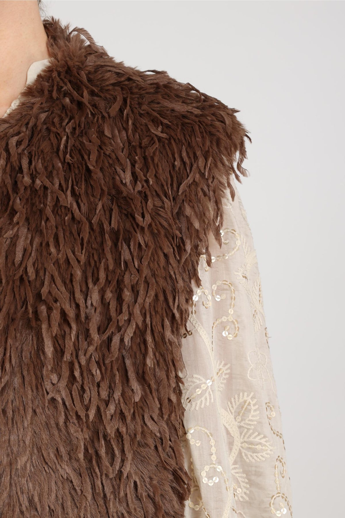 Mila Gilet Feather | Taupe