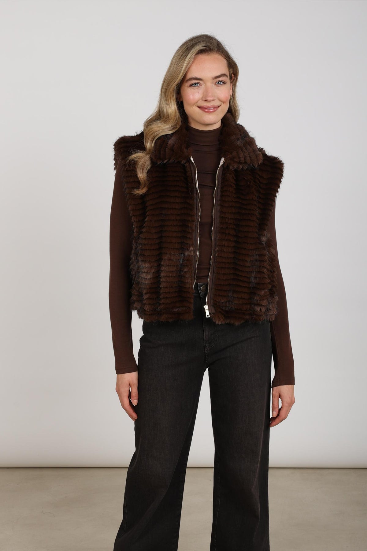 Harriet Gilet Zipper | Chocolate