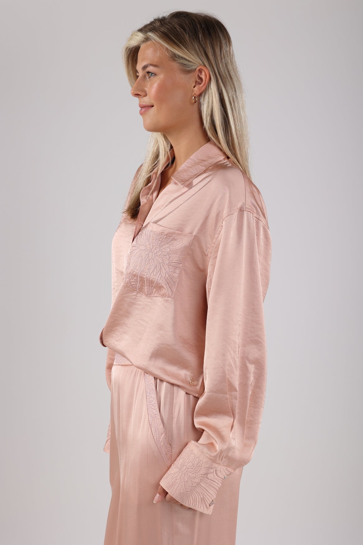Lynn Blouse Silky | Salmon
