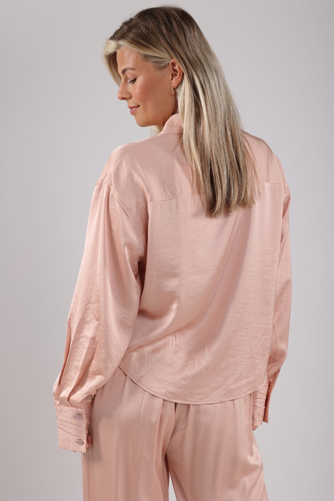 Lynn Blouse Silky | Salmon