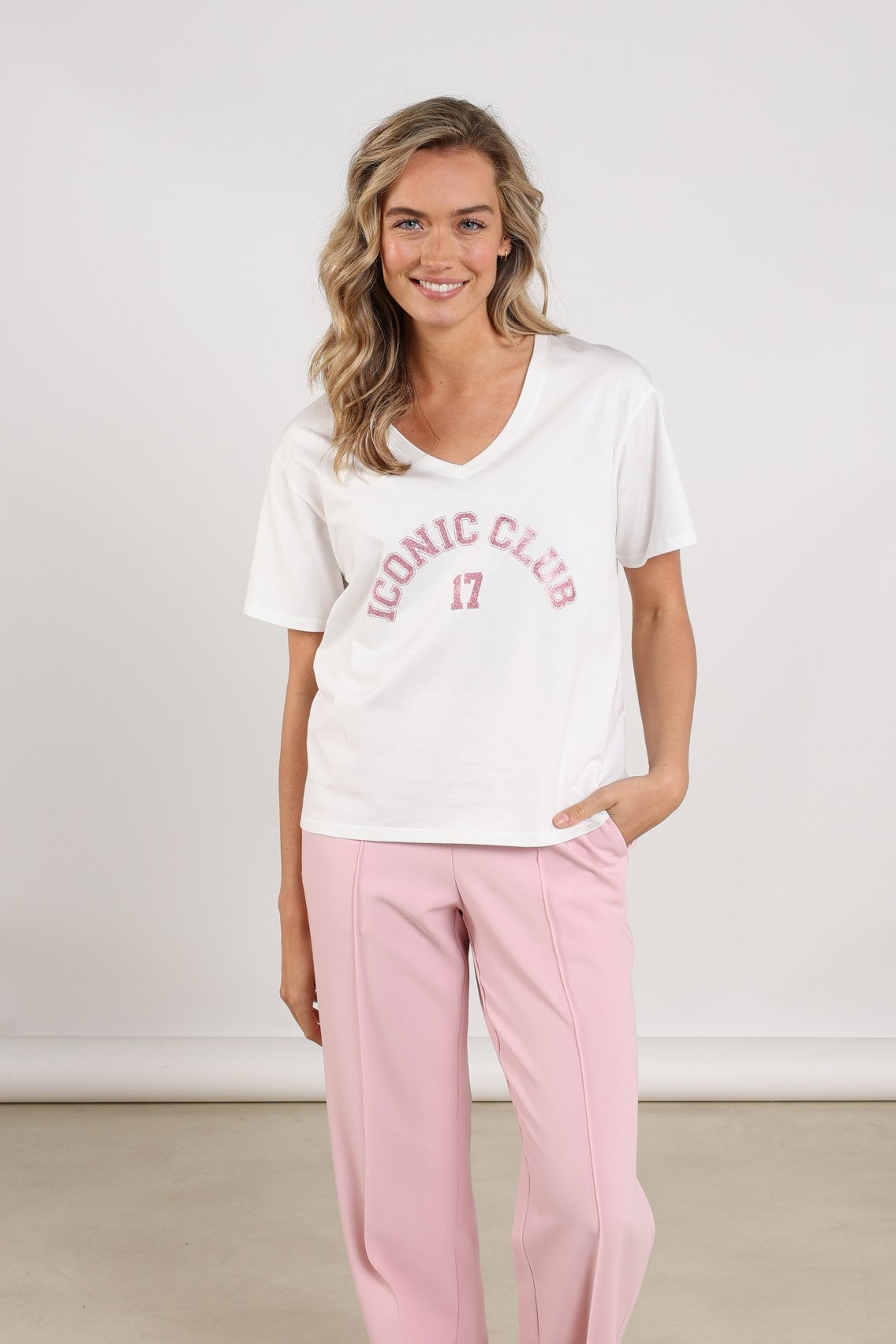 Latte Shirt V-neck | Offwhite/Blush