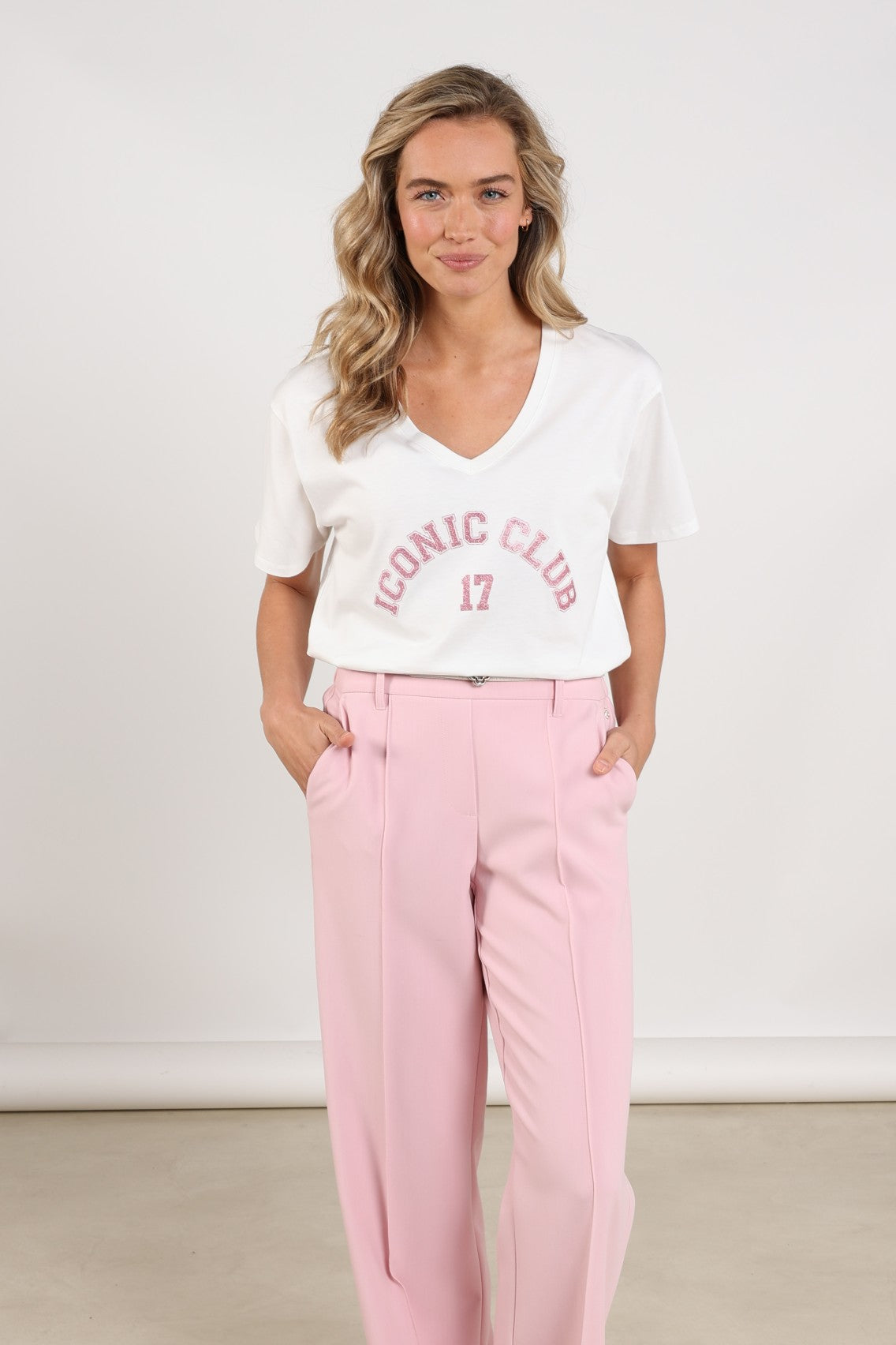 Latte Shirt V-neck | Offwhite/Blush