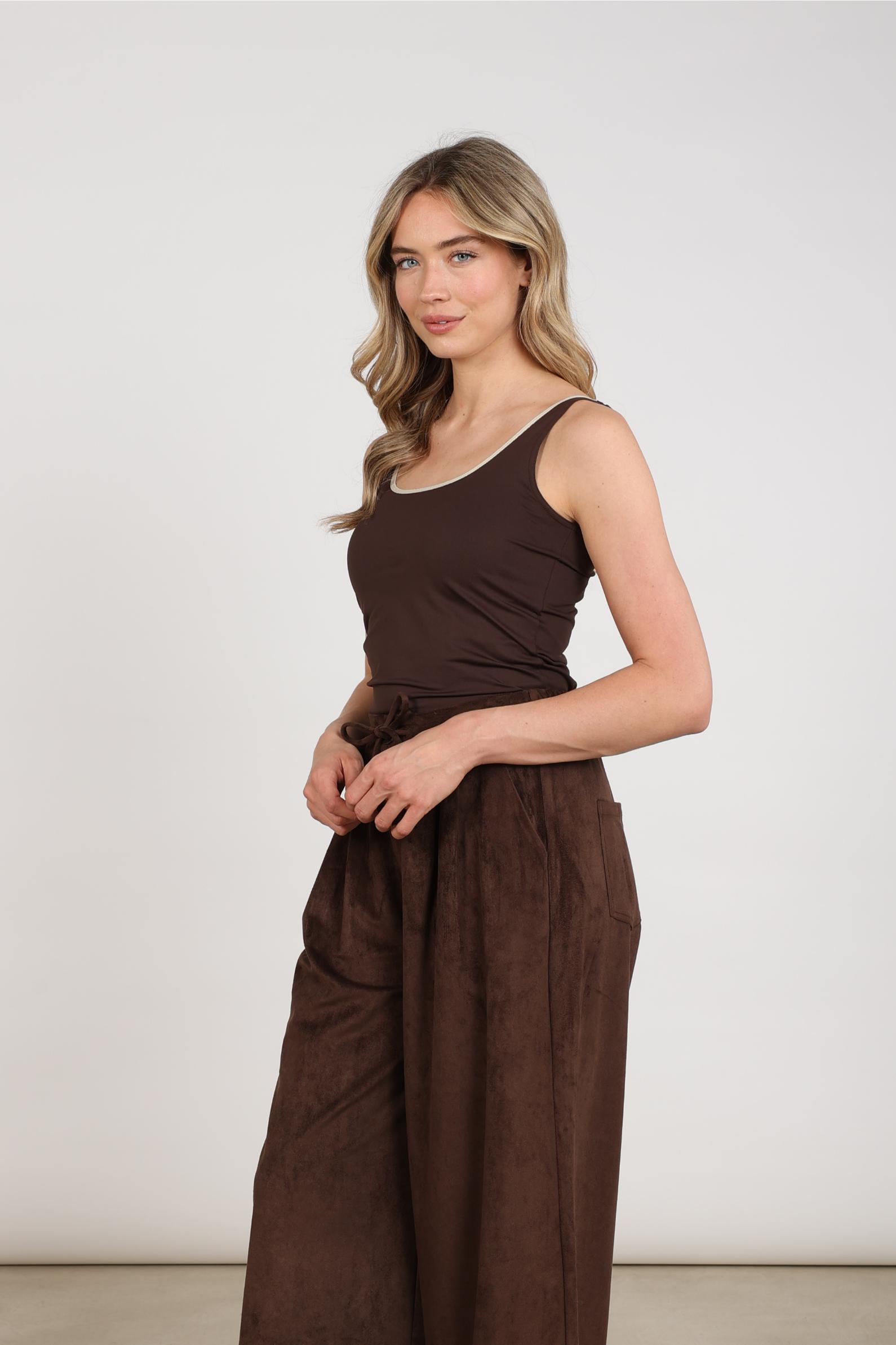 Juba Singlet | Dark Chocolate/Gold