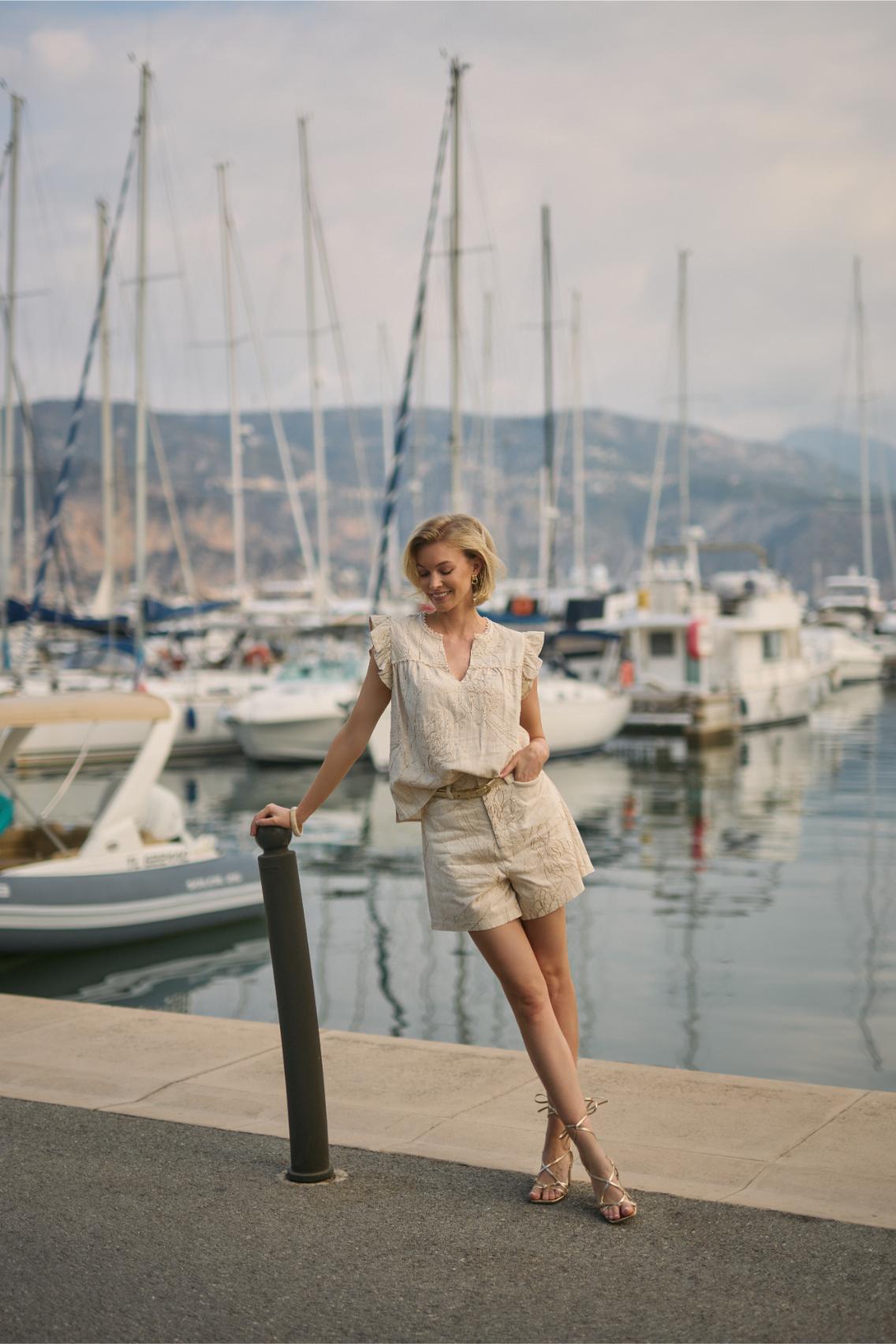 Dagmar Short Embroidery | Sand