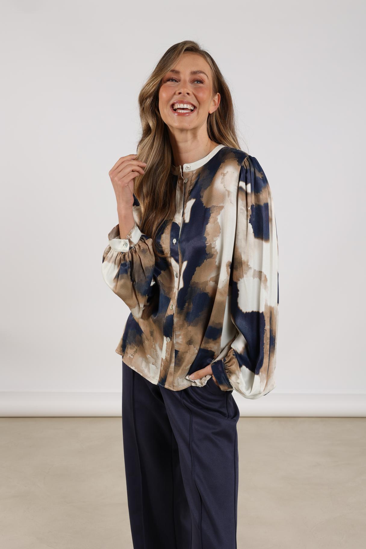 Coco Blouse | Sand/Navy