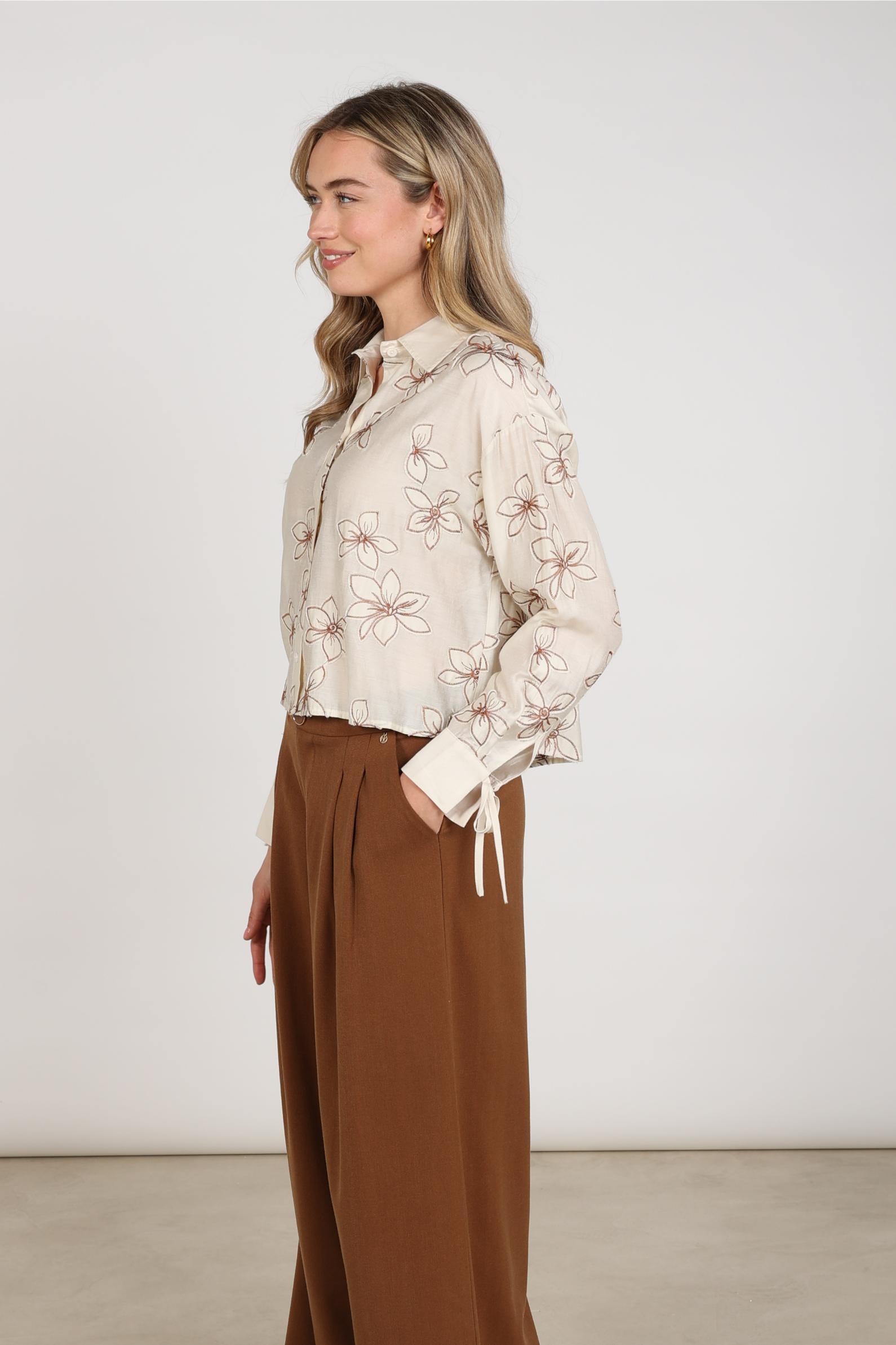 Bailey Blouse Flower | Sand