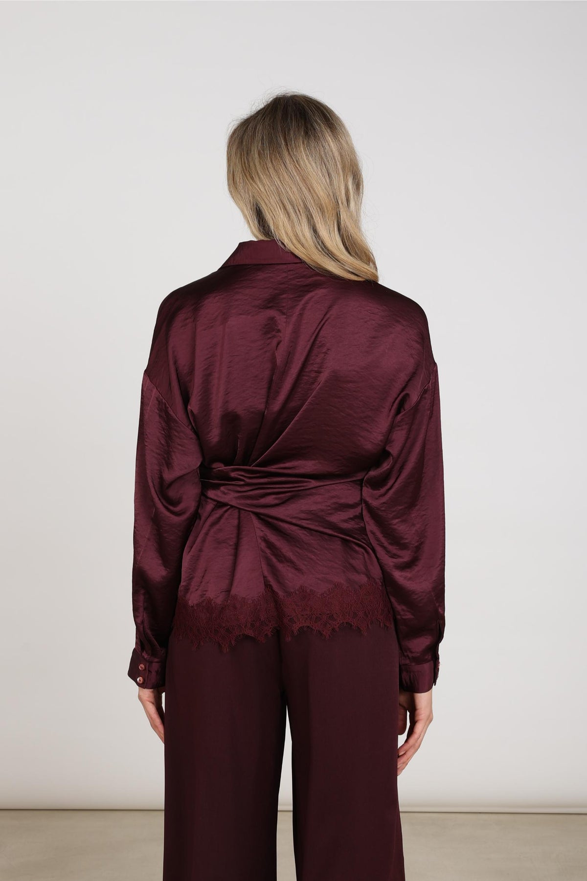 Amy Spitzenbluse | Kirschrot
