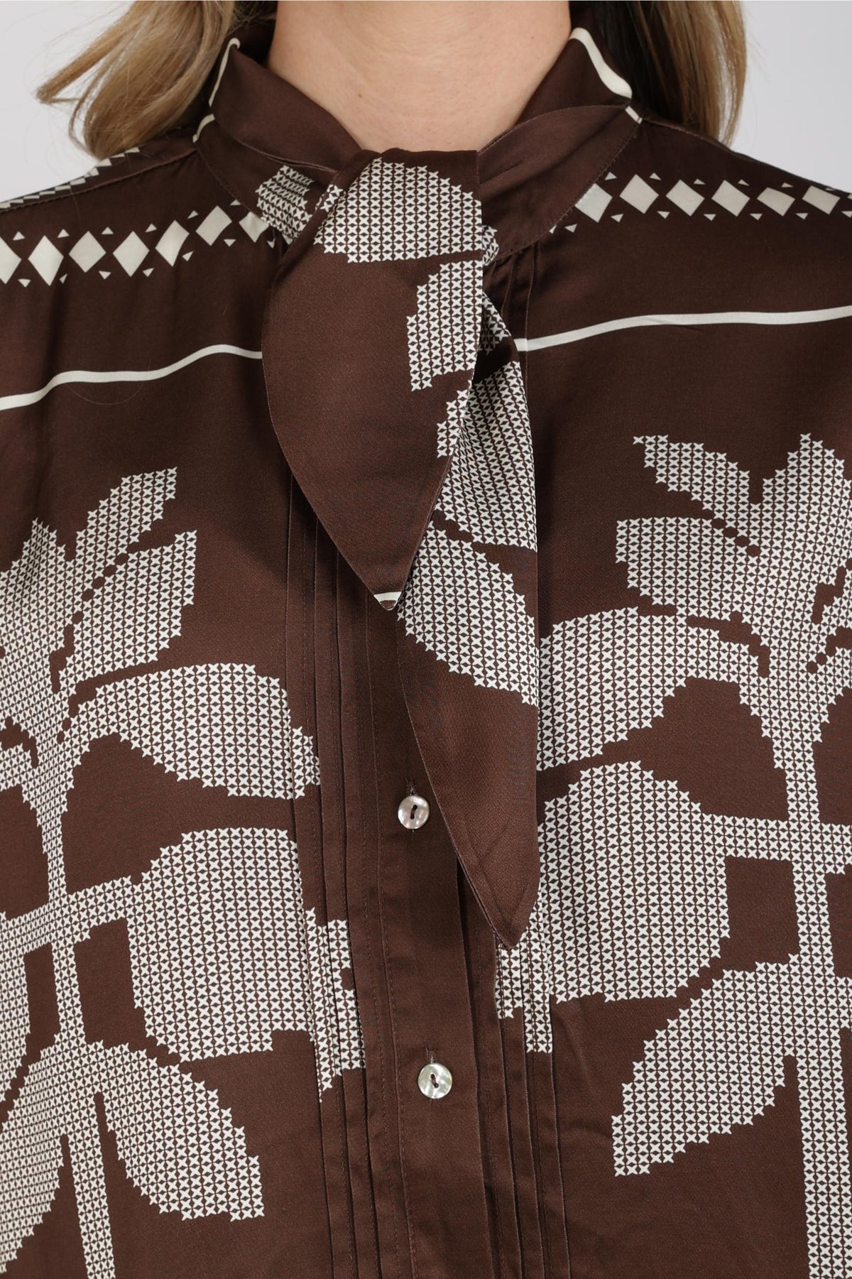 Alexandra Blouse Tie  Cross | Chocolate/Offwhite