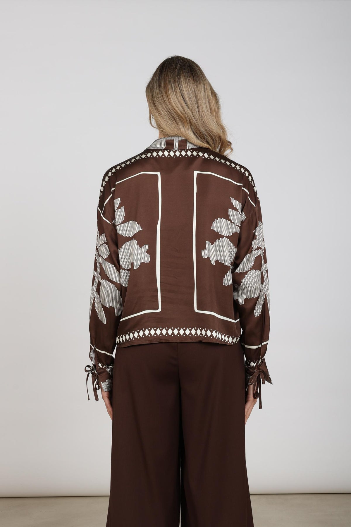 Bailey Blouse Cross | Chocolate/Offwhite