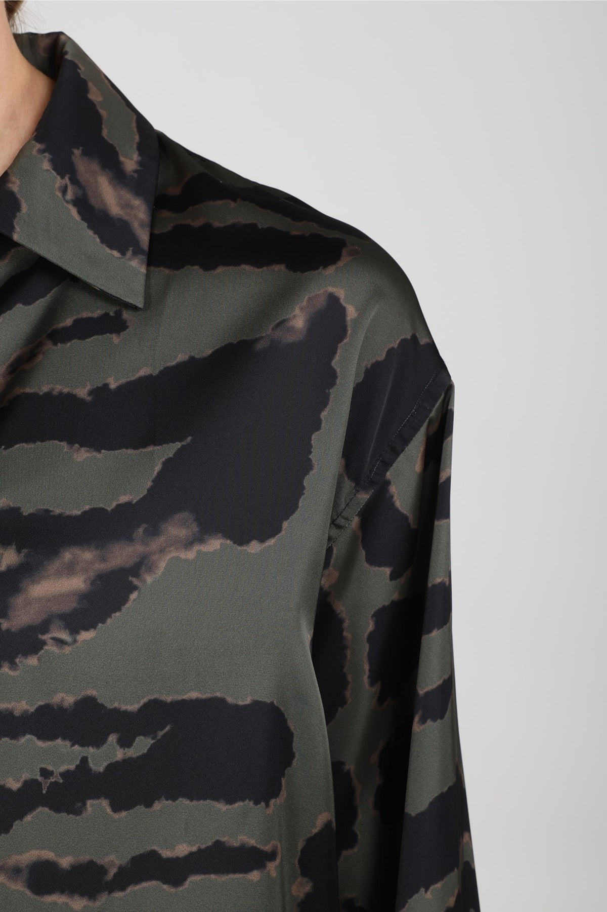 Noeria Blouse Stripe Camo | Black/Moss