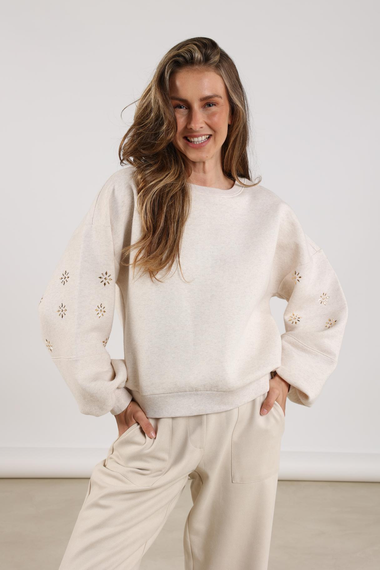 Amadora Sweater Flowerstuds | Sand