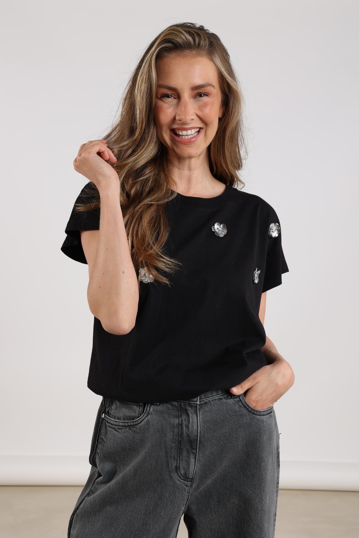 Pearly Shirt Flower | Black