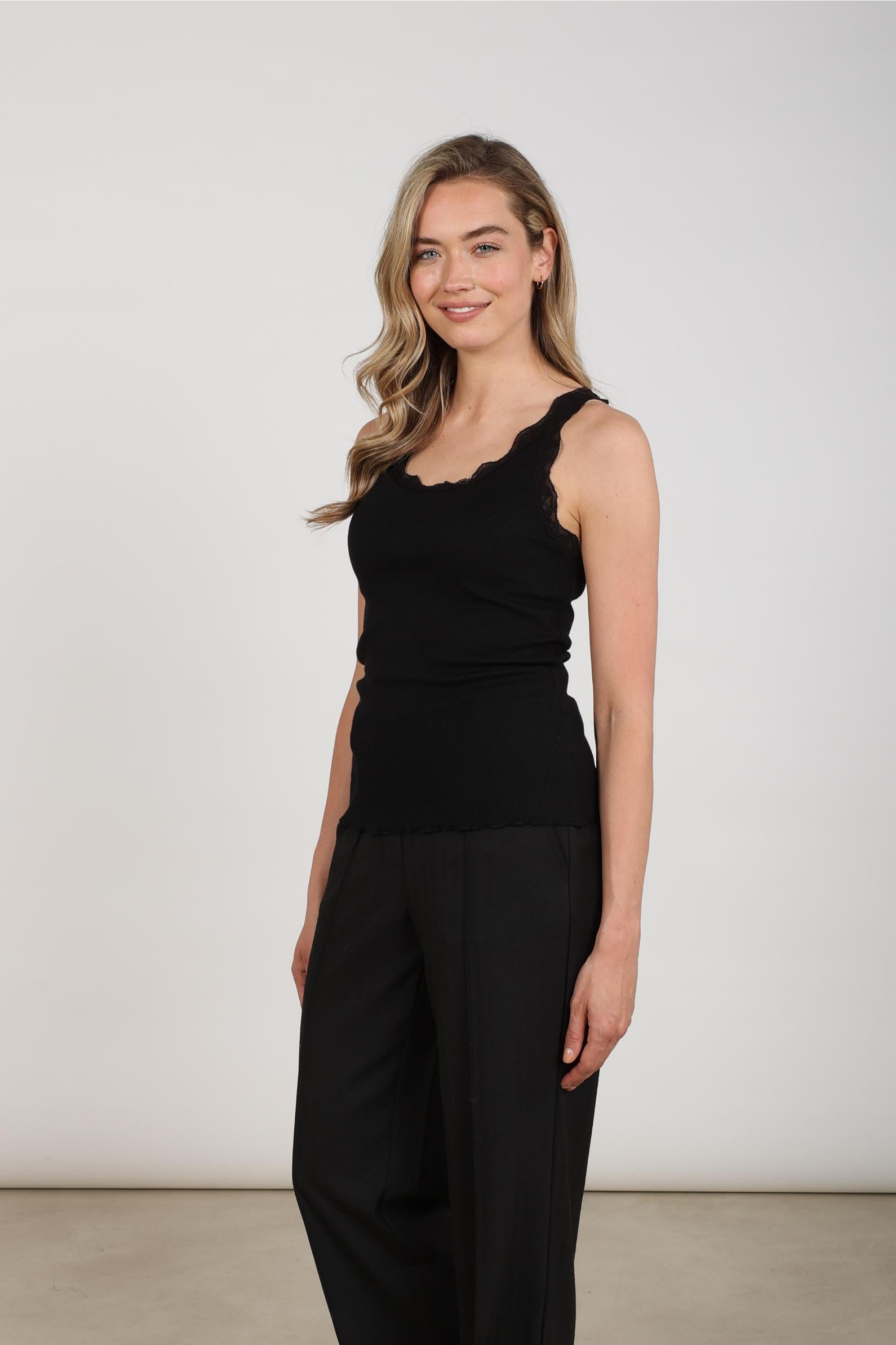 Maddie Singlet Lace | Black