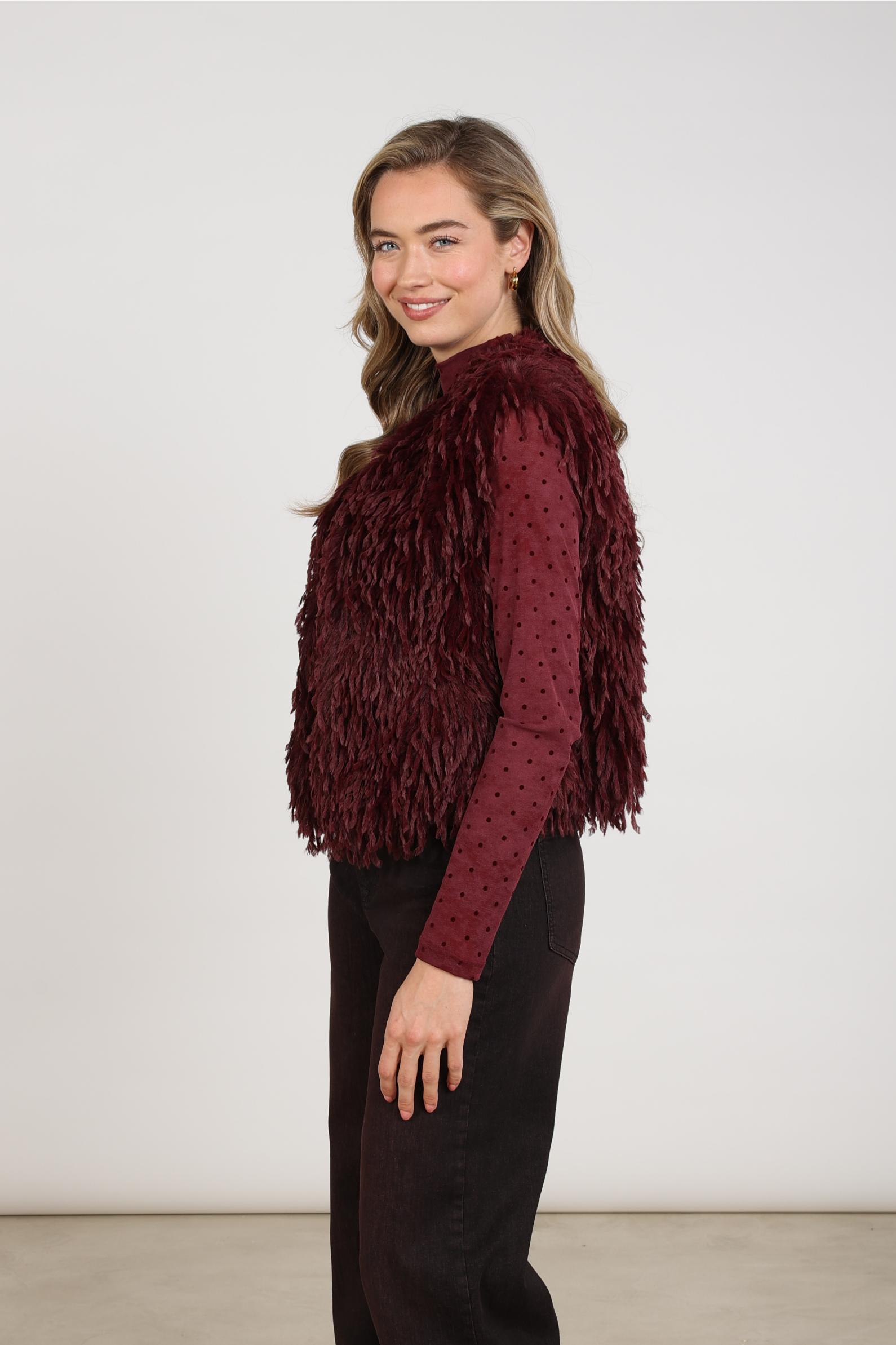 Mila Gilet Feather | Cherry