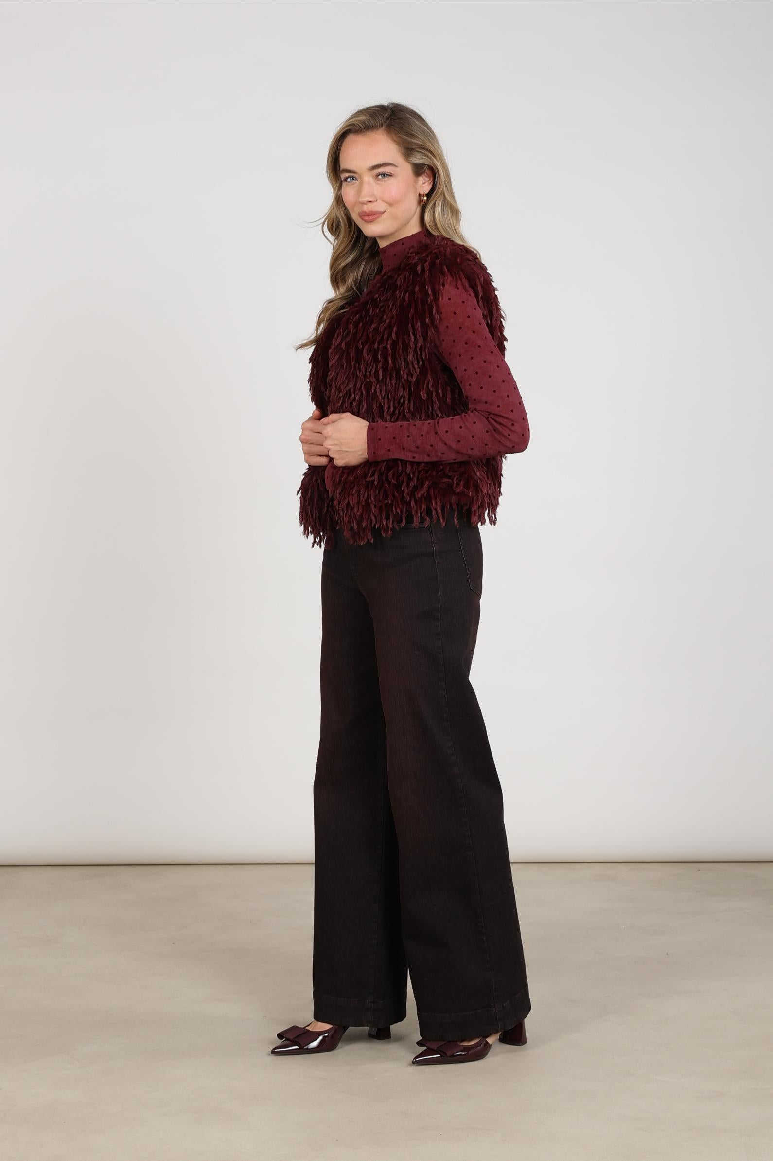 Mila Gilet Feather | Cherry