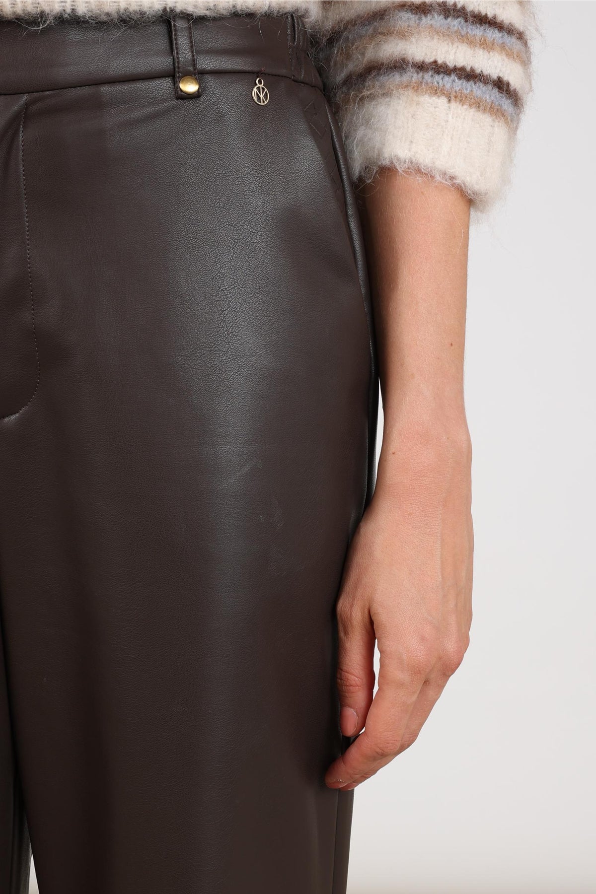 Beverly Pants Pockets PU | Chocolate