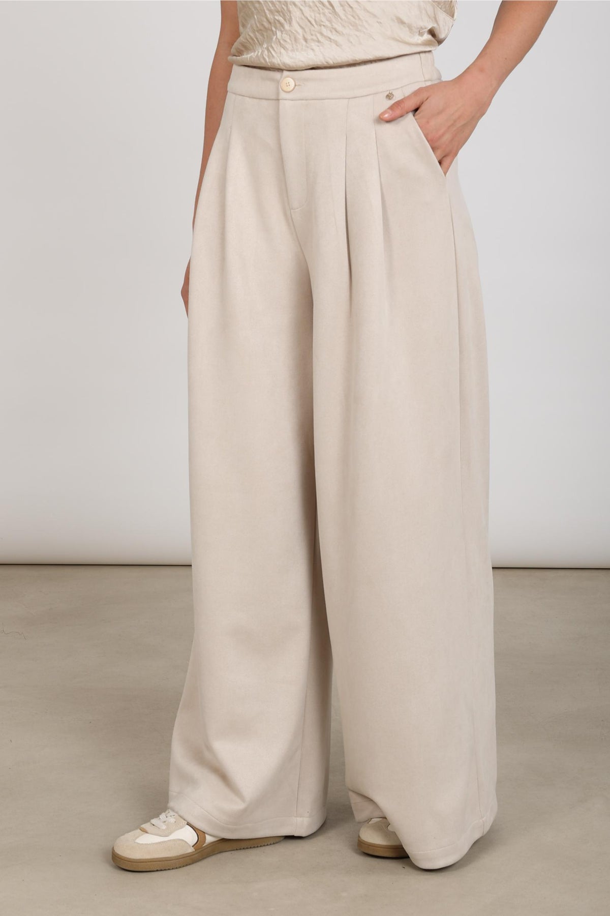 Bodine Pants Suede | Off White
