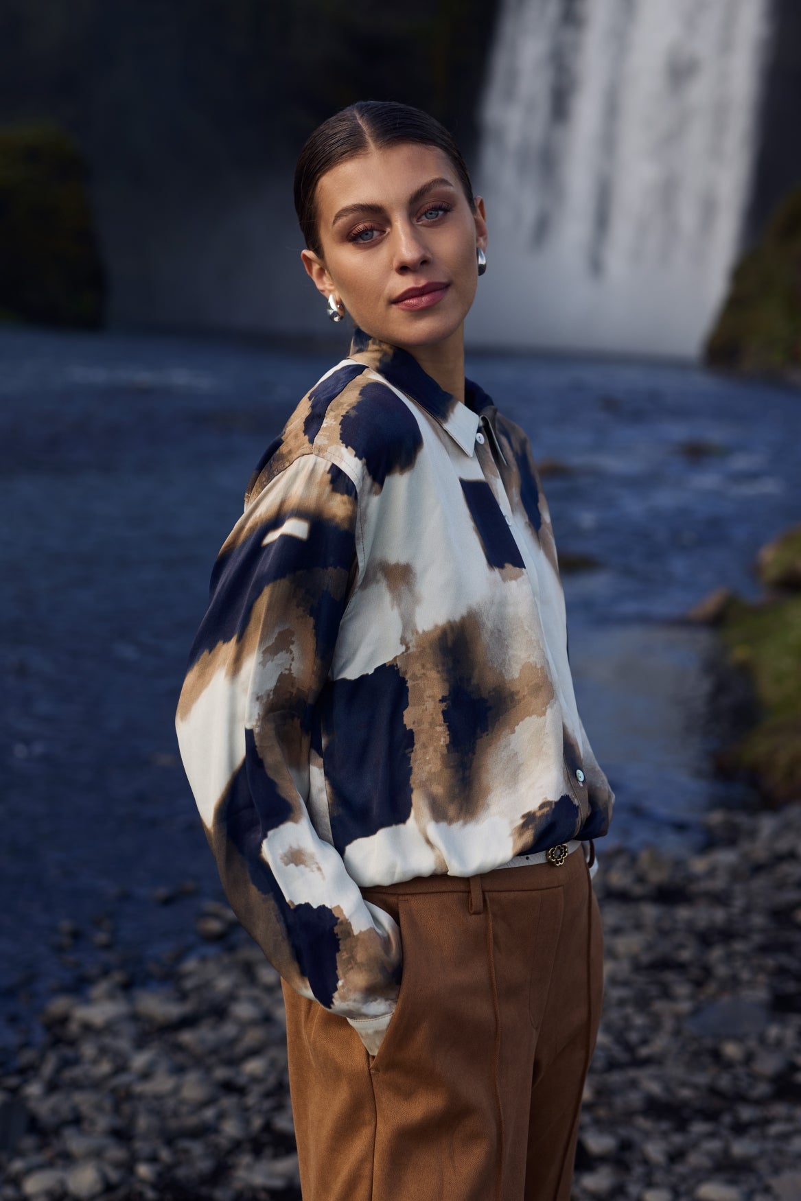 Noeria Blouse | Sand/Navy