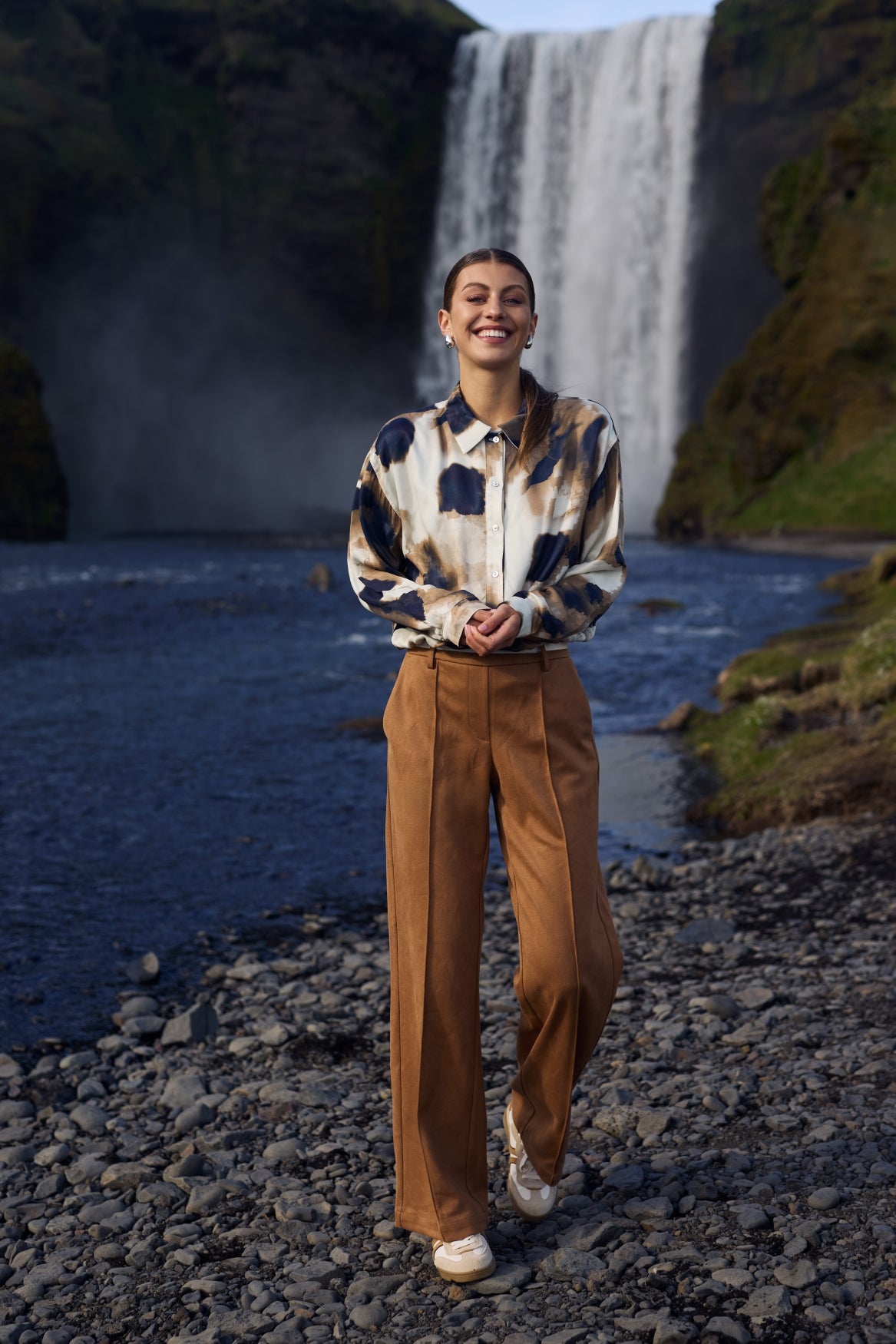 Noeria Blouse | Sand/Navy