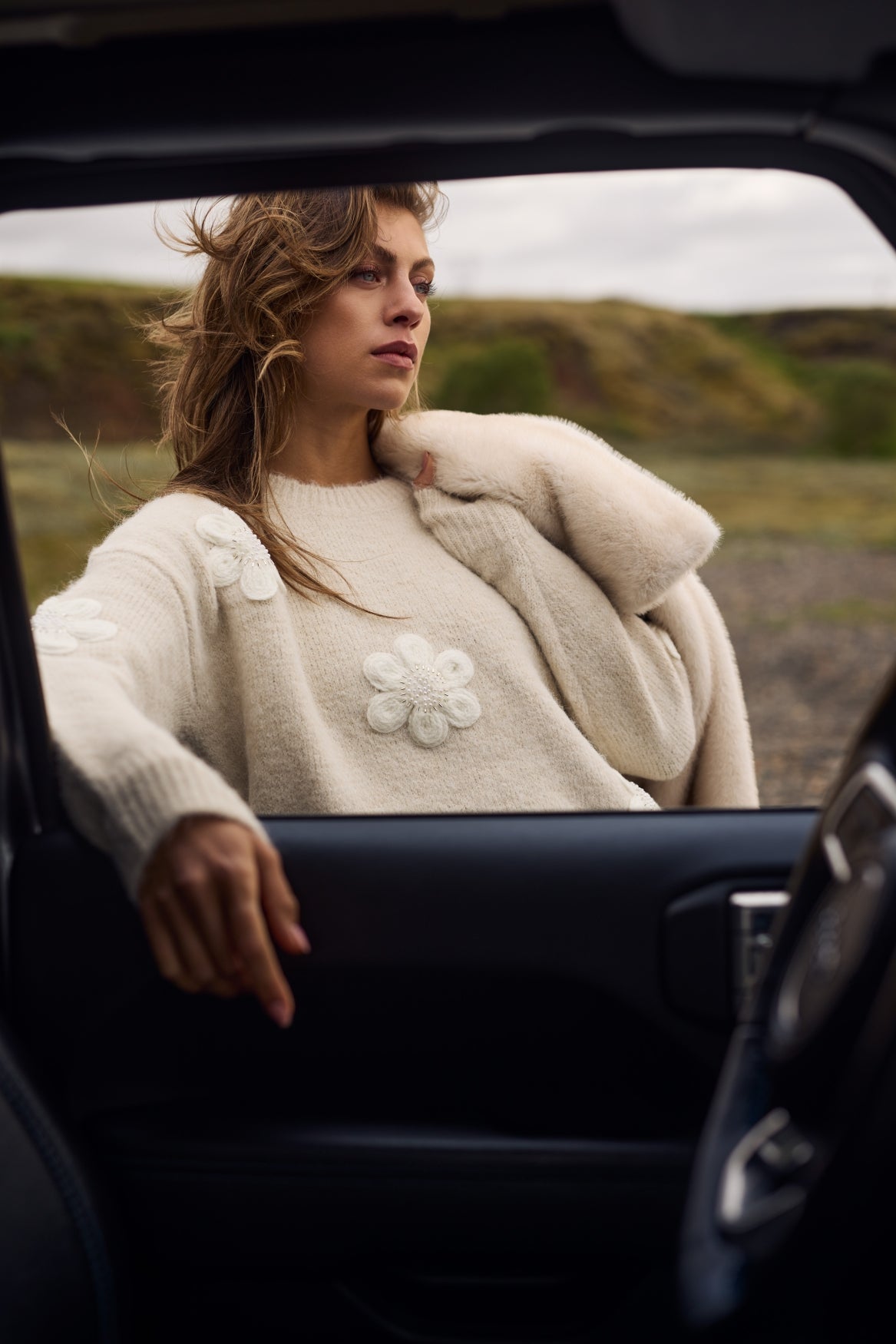 Chiaca Pullover Flower | Off White